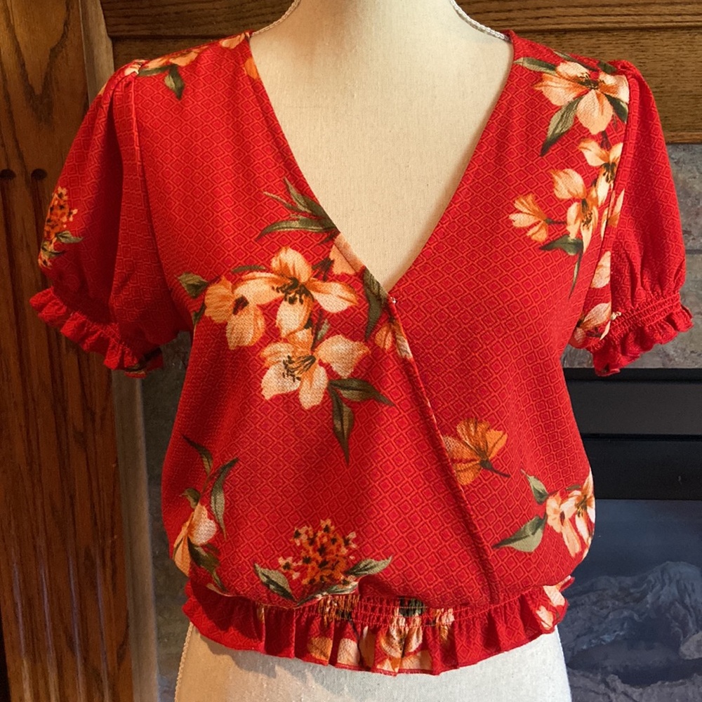 Hawaiian Flowers Floral Aloha Print Crop Cropped Tropical Top Blouse Smocked